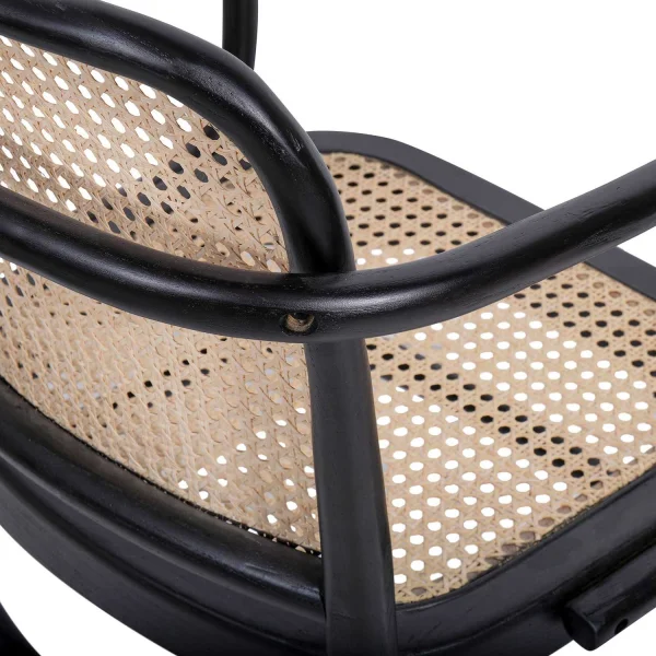 CADEIRA HANNAH COM APOIO DE BRAÇO DE MADEIRA PRETA RATTAN