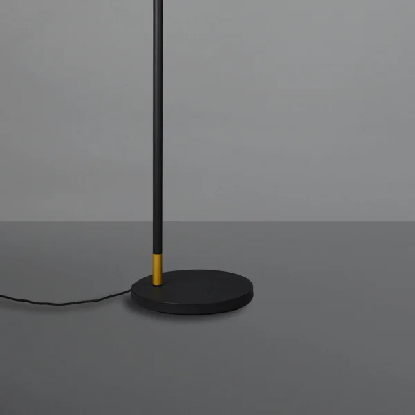 CANDEEIRO DE CHÃO DE METAL PRETO E27 OLENA