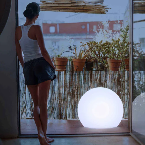 LÂMPADA SOLAR ESFÉRICA EXTERIOR BULY 60 + RGB + BATERIA RECARREGÁVEL LÂMPADA SOLAR ESFÉRICA EXTERIOR BULY 60 + RGB + BATERIA RECARREGÁVEL