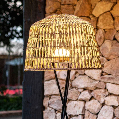 LÂMPADA DE CHÃO EXTERIOR SEM FIOS AMALFI BATERIA RECARREGÁVEL