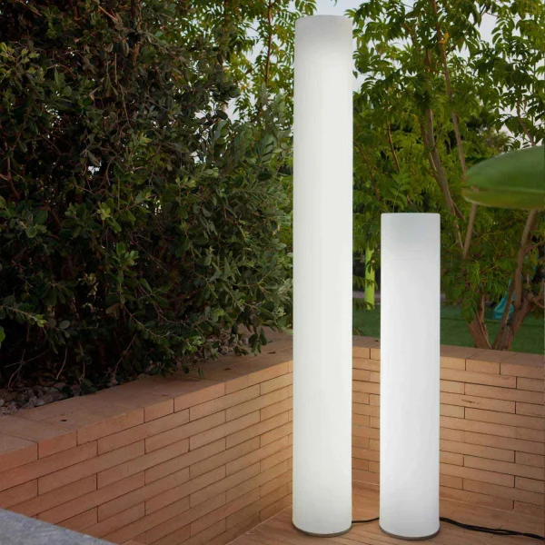 LÂMPADA DE PISO EXTERIOR FITY 160 CABO LUZ FRIA