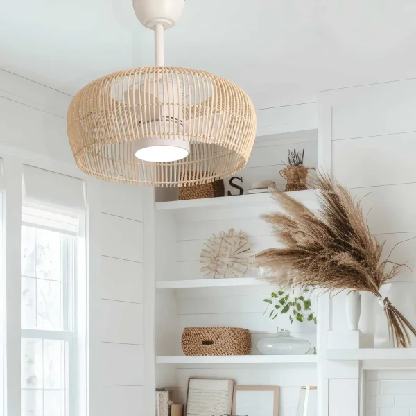 VENTILADOR DE TETO LED 18W 3000-6000K COM ECRÃ EM RATÃ CLARO MAUI VENTILADOR DE TETO LED 18W 3000-6000K COM ECRÃ EM RATÃ CLARO MAUI