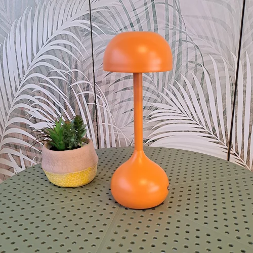 CANDEEIRO DE MESA LED RECARREGÁVEL SEM FIOS 203LM TERRACOTA IP44 SOLEA CANDEEIRO DE MESA LED RECARREGÁVEL SEM FIOS 203LM TERRACOTA IP44 SOLEA