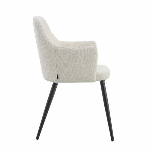 POLTRONA GUNNAR TECIDO AREIA PÉS PRETOS