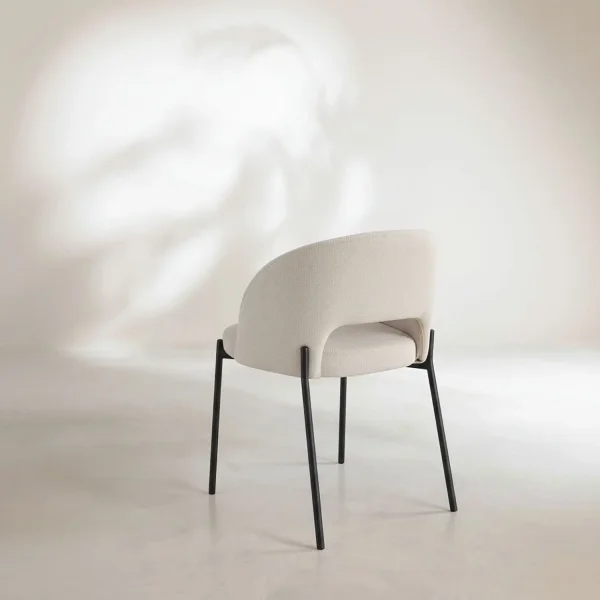 CADEIRA ESTOFADA AREIA CLOTILDE