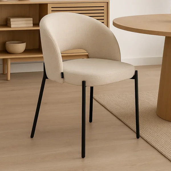 CADEIRA ESTOFADA AREIA CLOTILDE