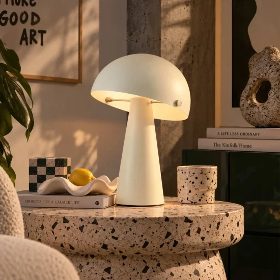 CANDEEIRO DE MESA EM AÇO PINTADO BEGE E27 CHANTERELLE
