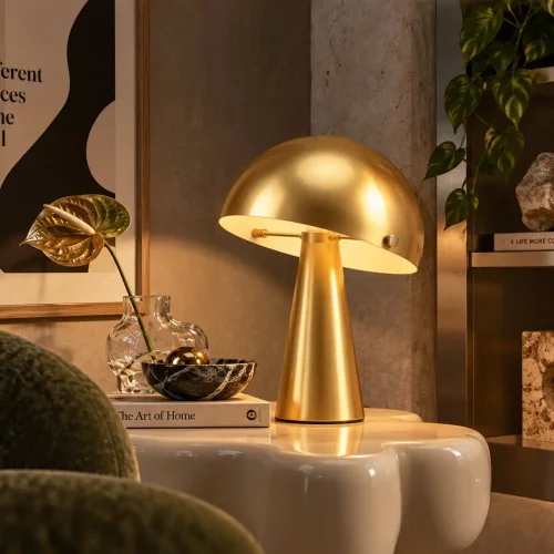 CANDEEIRO DE MESA EM AÇO PINTADO DOURADO E27 CHANTERELLE