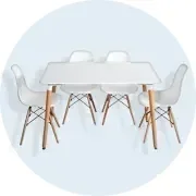 Conjunto de mesas e cadeiras