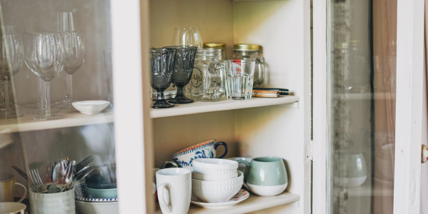 3 Aspectos Clave para Seleccionar la Vitrina Perfecta para Tu Comedor