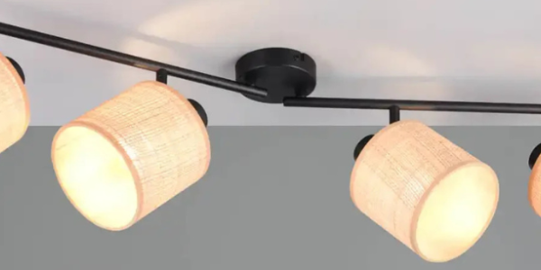 Iluminação da sala em 3 níveis: geral, ambiente e pontual