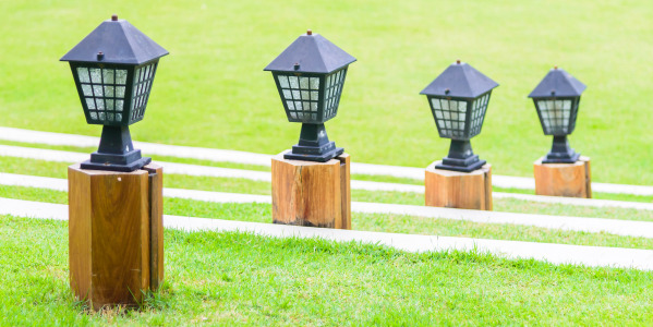 Cómo iluminar el jardín y la terraza: guía completa por zonas y presupuesto